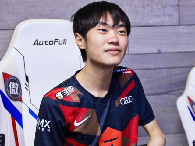 现不尽如人 现不尽如人